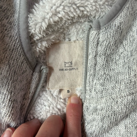 Fuzzy pullover - Picture 2 of 2